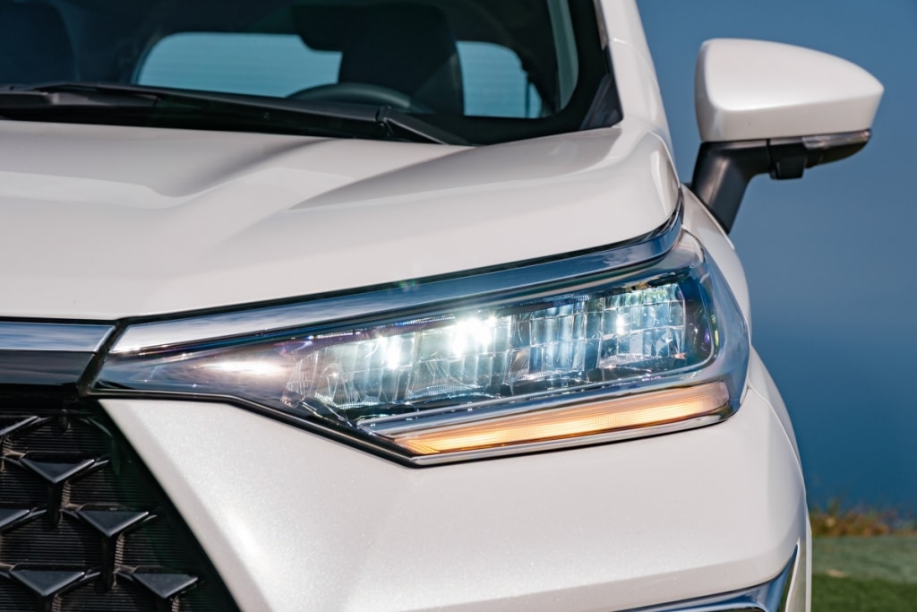 Đánh giá chi tiết xe Toyota Veloz Cross 2022