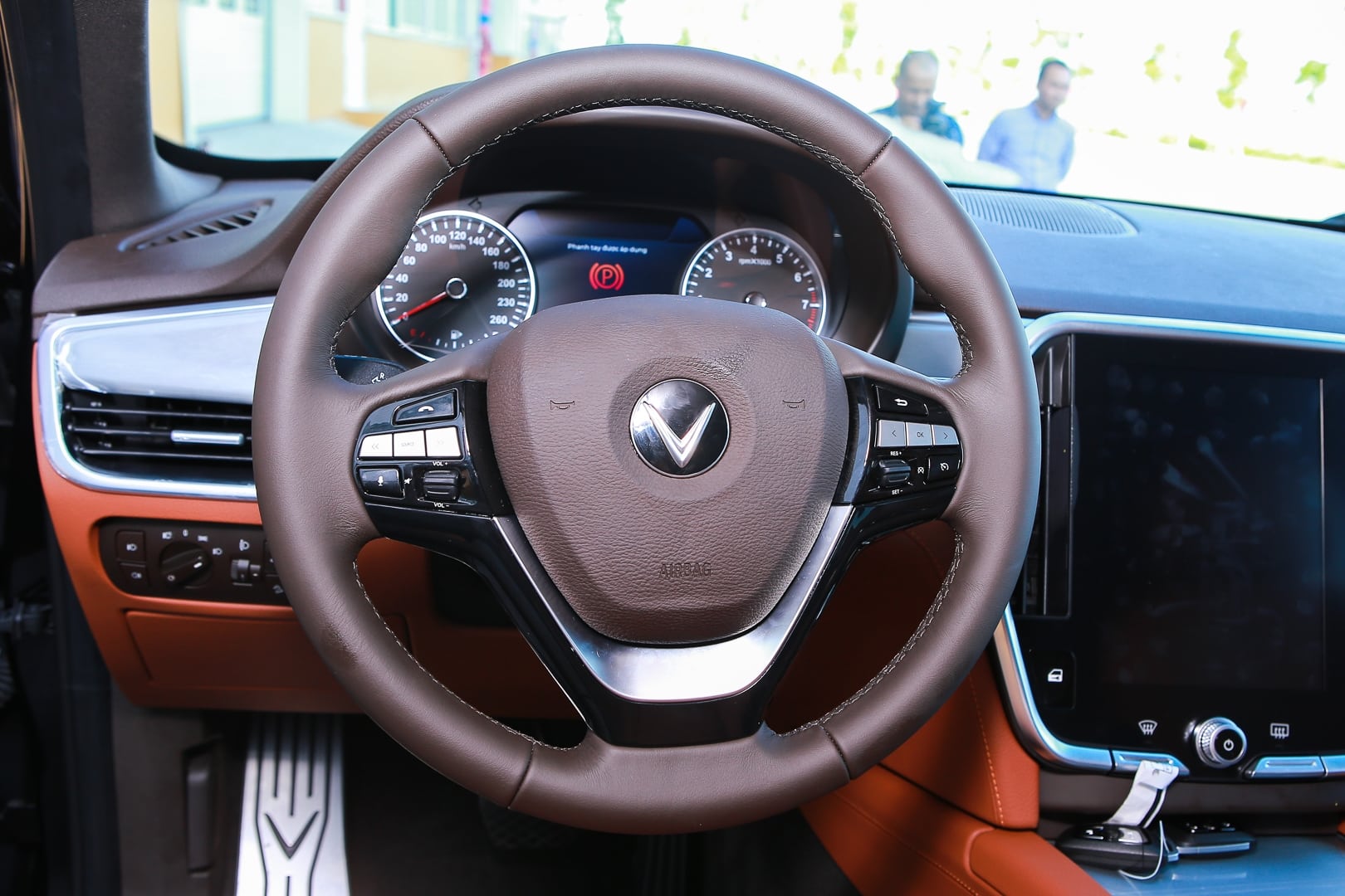 Đánh giá chi tiết xe VinFast Lux SA2.0 2022